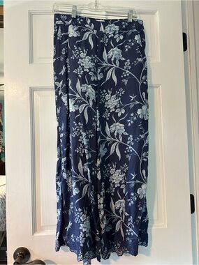 Floral Lace-Hem Palazzo Pants in Navy